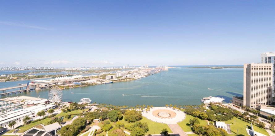 Condo à Miami, Floride, 3 chambres  № 2010245