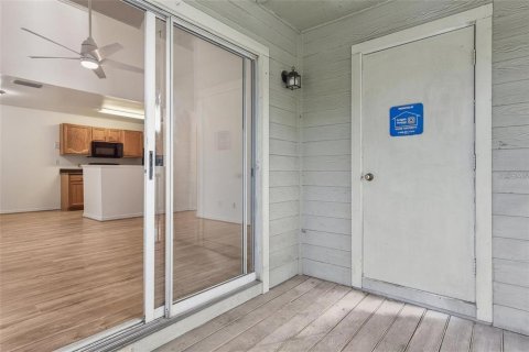 Condo in Orlando, Florida, 2 bedrooms  № 2379376 - photo 11