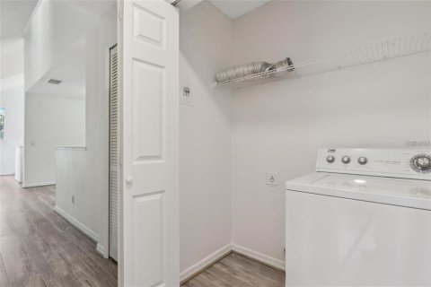 Condo in Orlando, Florida, 2 bedrooms  № 2379376 - photo 13