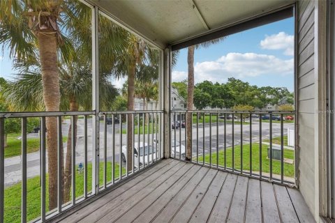 Condo in Orlando, Florida, 2 bedrooms  № 2379376 - photo 12