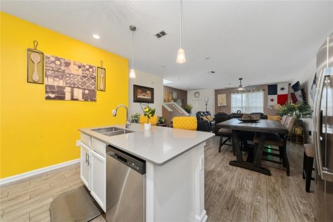 House in Kissimmee, Florida 4 bedrooms, 189.89 sq.m. № 2314766 - photo 9