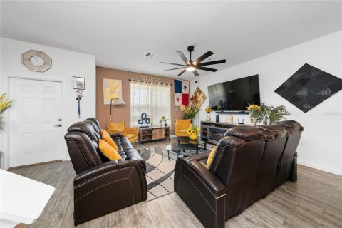 House in Kissimmee, Florida 4 bedrooms, 189.89 sq.m. № 2314766 - photo 4