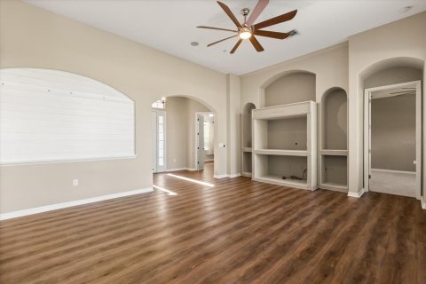 Casa en venta en Sorrento, Florida, 4 dormitorios, 214.6 m2 № 1884453 - foto 9