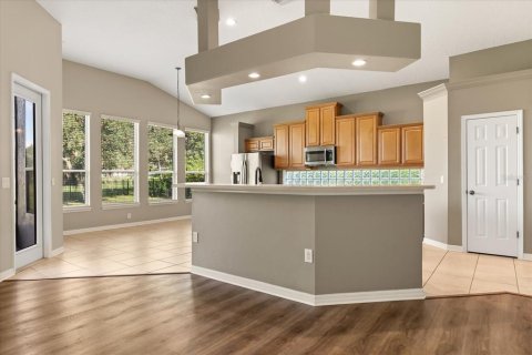 Casa en venta en Sorrento, Florida, 4 dormitorios, 214.6 m2 № 1884453 - foto 8