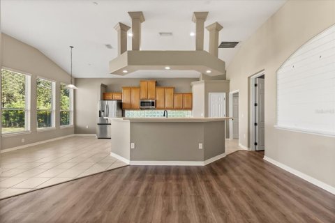 Casa en venta en Sorrento, Florida, 4 dormitorios, 214.6 m2 № 1884453 - foto 5