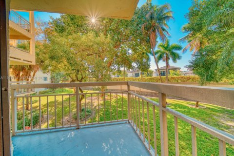 Condo à Doral, Floride, 2 chambres  № 2080749