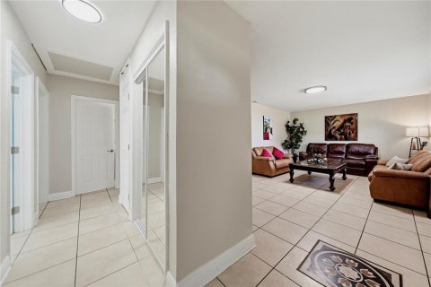 Villa ou maison à vendre à Tampa, Floride: 3 chambres, 168.99 m2 № 2208971 - photo 9