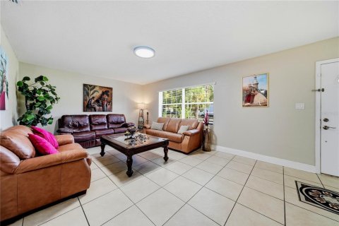 Villa ou maison à vendre à Tampa, Floride: 3 chambres, 168.99 m2 № 2208971 - photo 12