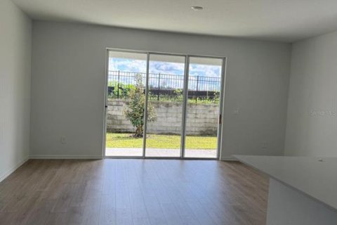 Townhouse in Davenport, Florida 3 bedrooms, 160.16 sq.m. № 2379045 - photo 5