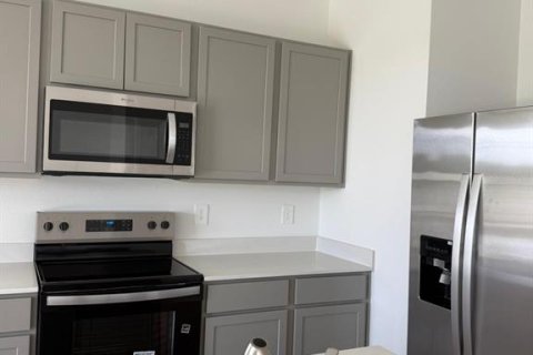 Townhouse in Davenport, Florida 3 bedrooms, 160.16 sq.m. № 2379045 - photo 4