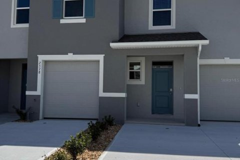 Townhouse in Davenport, Florida 3 bedrooms, 160.16 sq.m. № 2379045