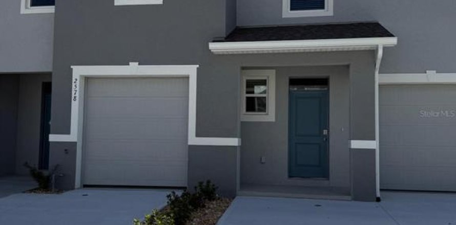 Townhouse in Davenport, Florida 3 bedrooms, 160.16 sq.m. № 2379045