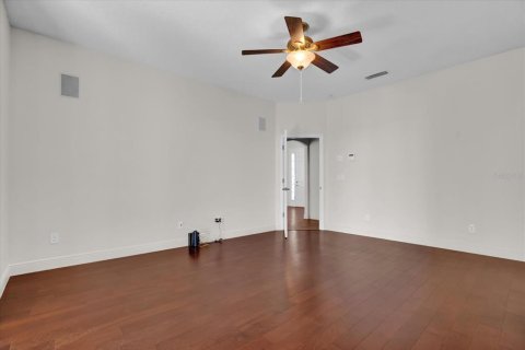House in Deltona, Florida 4 bedrooms, 289.2 sq.m. № 1825364 - photo 20
