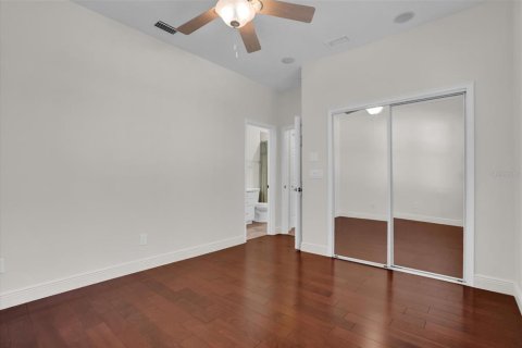 House in Deltona, Florida 4 bedrooms, 289.2 sq.m. № 1825364 - photo 18