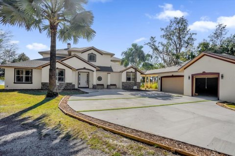 House in Deltona, Florida 4 bedrooms, 289.2 sq.m. № 1825364 - photo 1