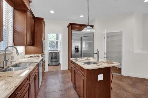 House in Deltona, Florida 4 bedrooms, 289.2 sq.m. № 1825364 - photo 9