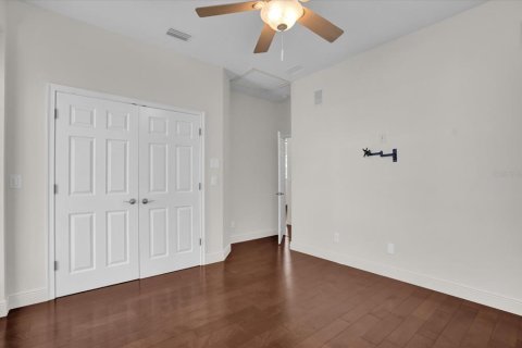 House in Deltona, Florida 4 bedrooms, 289.2 sq.m. № 1825364 - photo 29