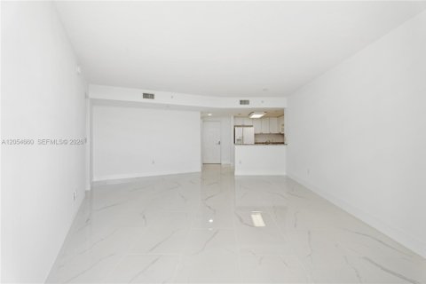 Купить кондоминиум в Авентура, Флорида 1 спальня, 79.9м2, № 2152428 - фото 4