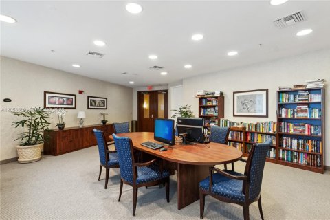 Купить кондоминиум в Авентура, Флорида 1 спальня, 79.9м2, № 2152428 - фото 13