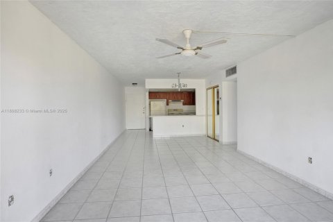 Condominio en venta en Plantation, Florida, 1 dormitorio, 61.32 m2 № 1920742 - foto 9