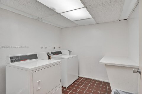 Condominio en venta en Plantation, Florida, 1 dormitorio, 61.32 m2 № 1920742 - foto 17