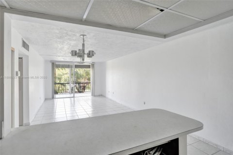 Condominio en venta en Plantation, Florida, 1 dormitorio, 61.32 m2 № 1920742 - foto 8