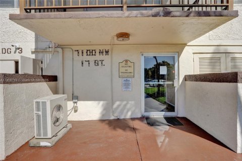 Condominio en venta en Plantation, Florida, 1 dormitorio, 61.32 m2 № 1920742 - foto 20