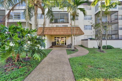 Condominio en venta en Plantation, Florida, 1 dormitorio, 61.32 m2 № 1920742 - foto 1