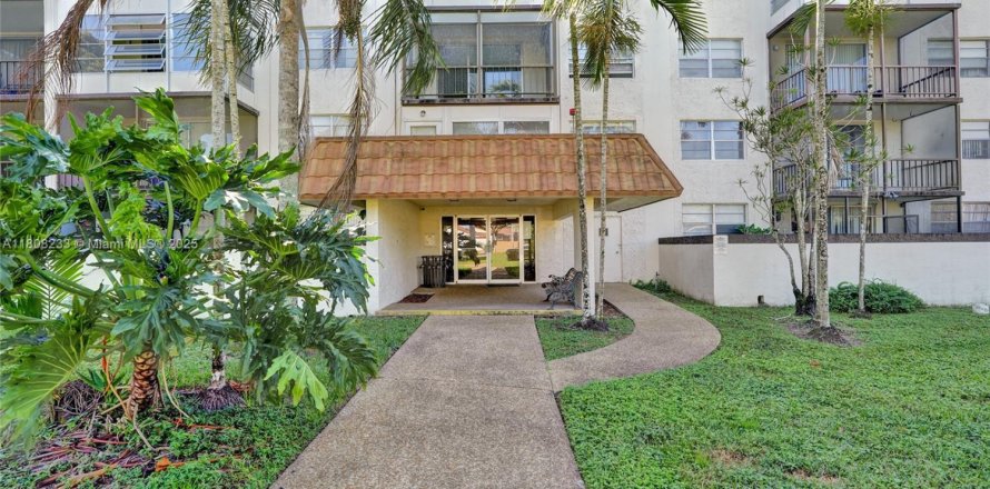 Condominio en Plantation, Florida, 1 dormitorio № 1920742