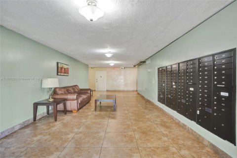 Condominio en venta en Plantation, Florida, 1 dormitorio, 61.32 m2 № 1920742 - foto 18