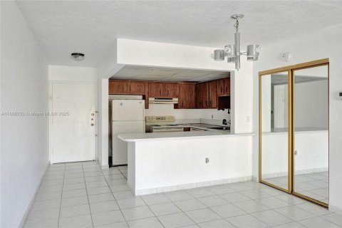 Condominio en venta en Plantation, Florida, 1 dormitorio, 61.32 m2 № 1920742 - foto 11