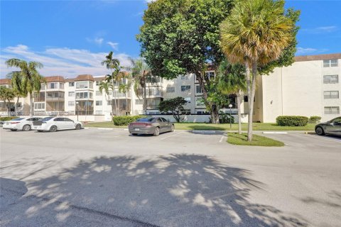 Condominio en venta en Plantation, Florida, 1 dormitorio, 61.32 m2 № 1920742 - foto 22