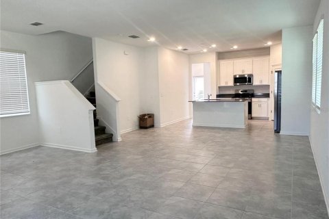 House in Clermont, Florida 4 bedrooms, 193.14 sq.m. № 2284057 - photo 3