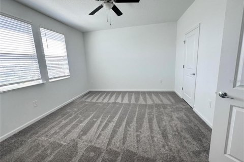House in Clermont, Florida 4 bedrooms, 193.14 sq.m. № 2284057 - photo 10