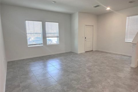 House in Clermont, Florida 4 bedrooms, 193.14 sq.m. № 2284057 - photo 4