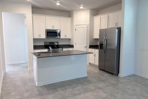House in Clermont, Florida 4 bedrooms, 193.14 sq.m. № 2284057 - photo 5