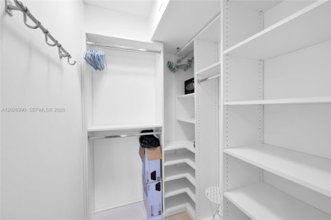 Condo in Aventura, Florida, 2 bedrooms № 2154691 - photo 14