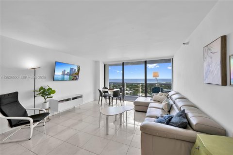 Condo in Aventura, Florida, 2 bedrooms № 2154691 - photo 10