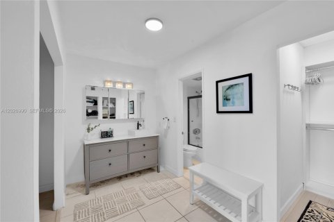Condo in Aventura, Florida, 2 bedrooms № 2154691 - photo 19