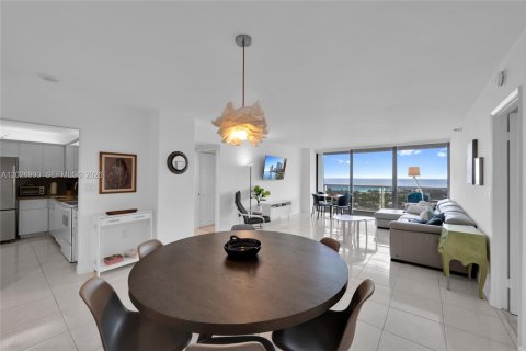 Condo in Aventura, Florida, 2 bedrooms № 2154691 - photo 4