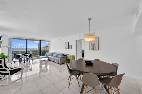 Condo in Aventura, Florida, 2 bedrooms № 2154691 - photo 21