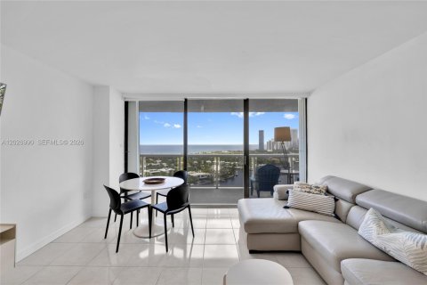 Condo in Aventura, Florida, 2 bedrooms № 2154691 - photo 17