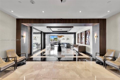 Condo in Aventura, Florida, 2 bedrooms № 2154691 - photo 11