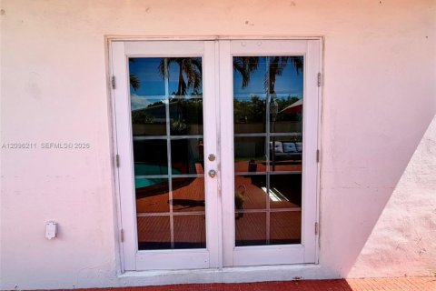 Immobilier commercial à louer à Miami, Floride № 2386851 - photo 11