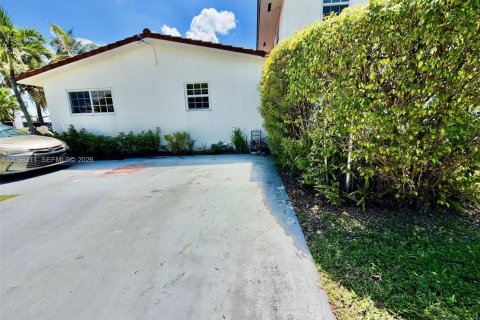 Immobilier commercial à louer à Miami, Floride № 2386851 - photo 7