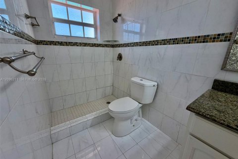 Immobilier commercial à louer à Miami, Floride № 2386851 - photo 4