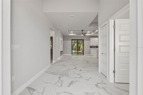 Villa ou maison à vendre à North Port, Floride: 4 chambres, 153.29 m2 № 2151476 - photo 3