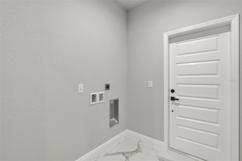 Villa ou maison à vendre à North Port, Floride: 4 chambres, 153.29 m2 № 2151476 - photo 30