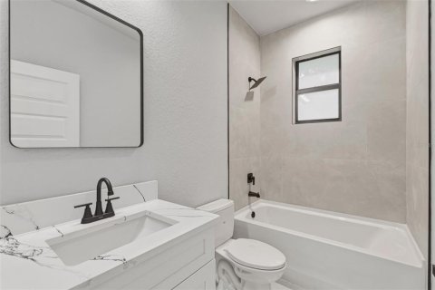 Villa ou maison à vendre à North Port, Floride: 4 chambres, 153.29 m2 № 2151476 - photo 25