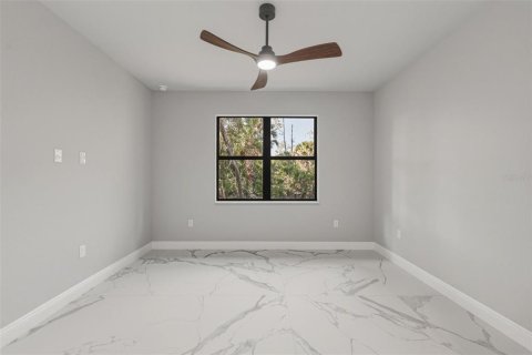 Villa ou maison à vendre à North Port, Floride: 4 chambres, 153.29 m2 № 2151476 - photo 20